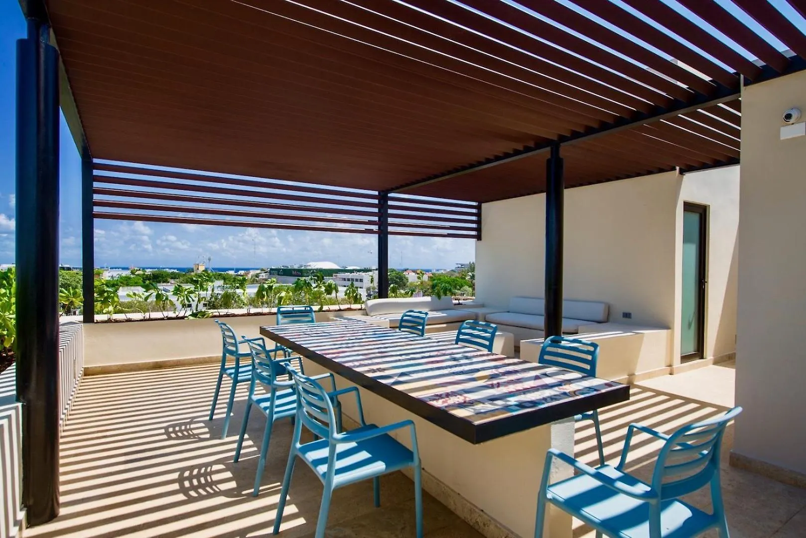 Beautiful Location, Large Pool And Fast 150Mg Wifi Apartment Playa del Carmen Mexico