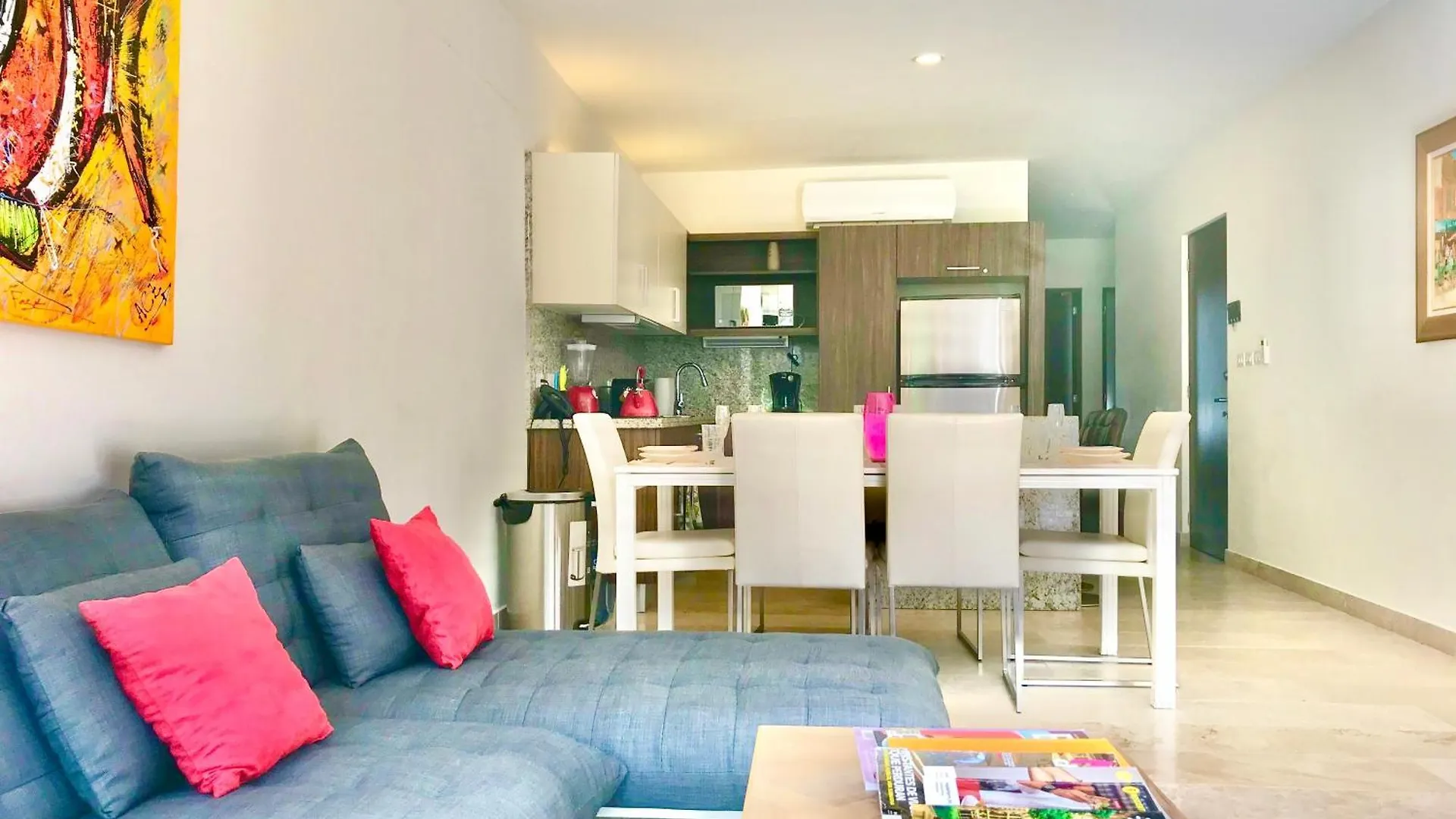 Beautiful Location, Large Pool And Fast 150Mg Wifi Apartment Playa del Carmen