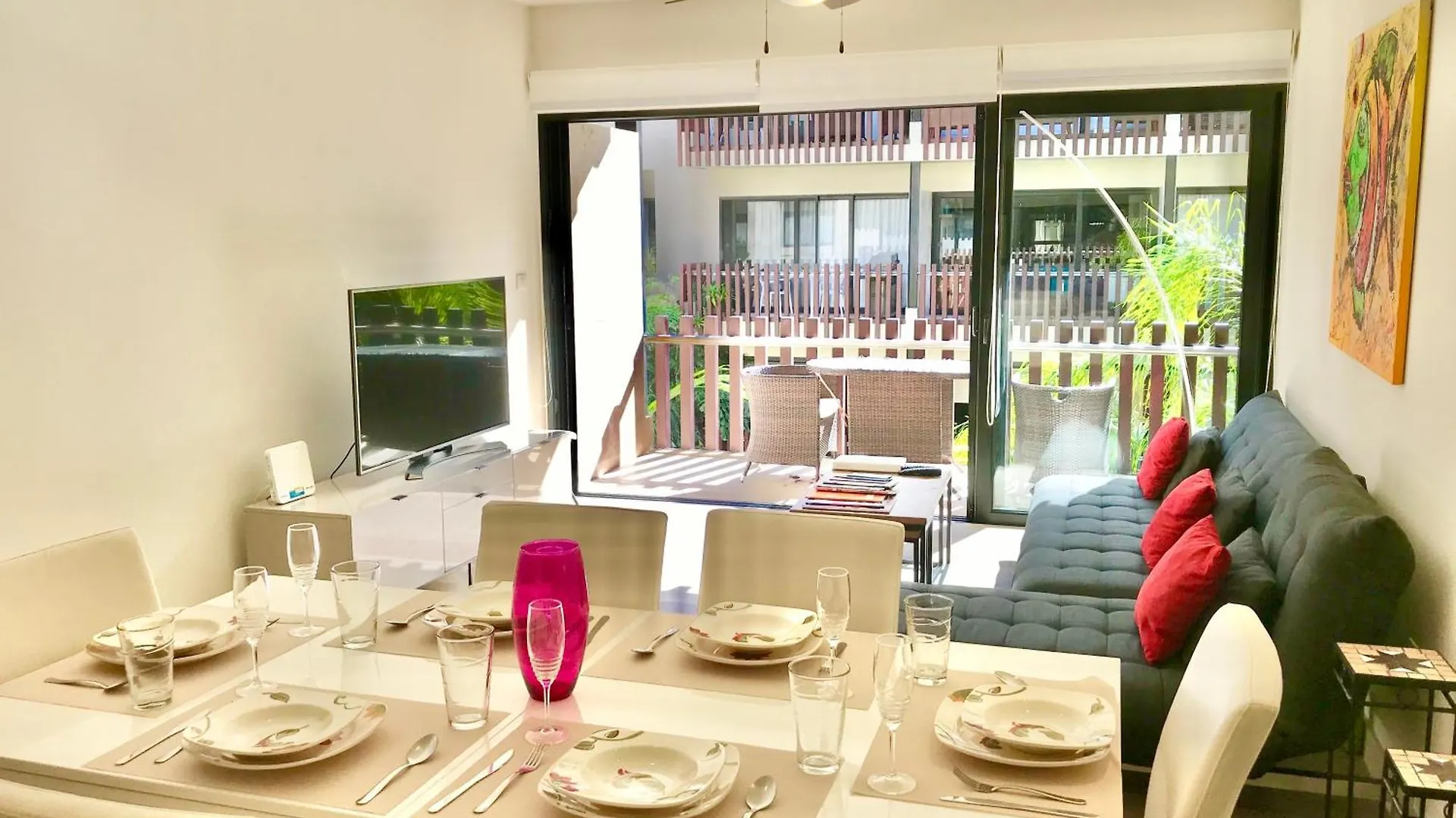 Beautiful Location, Large Pool And Fast 150Mg Wifi Apartment Playa del Carmen