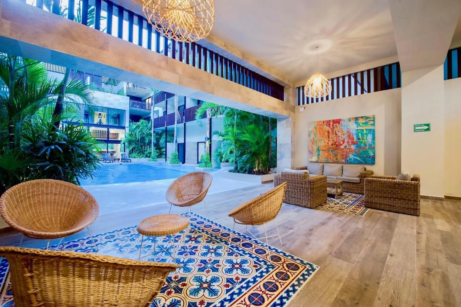 Beautiful Location, Large Pool And Fast 150Mg Wifi Apartment Playa del Carmen
