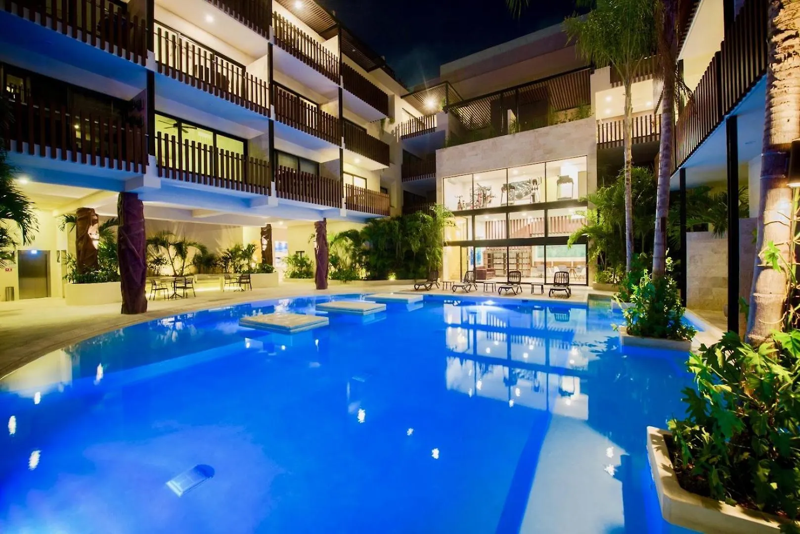 Beautiful Location, Large Pool And Fast 150Mg Wifi Apartment Playa del Carmen