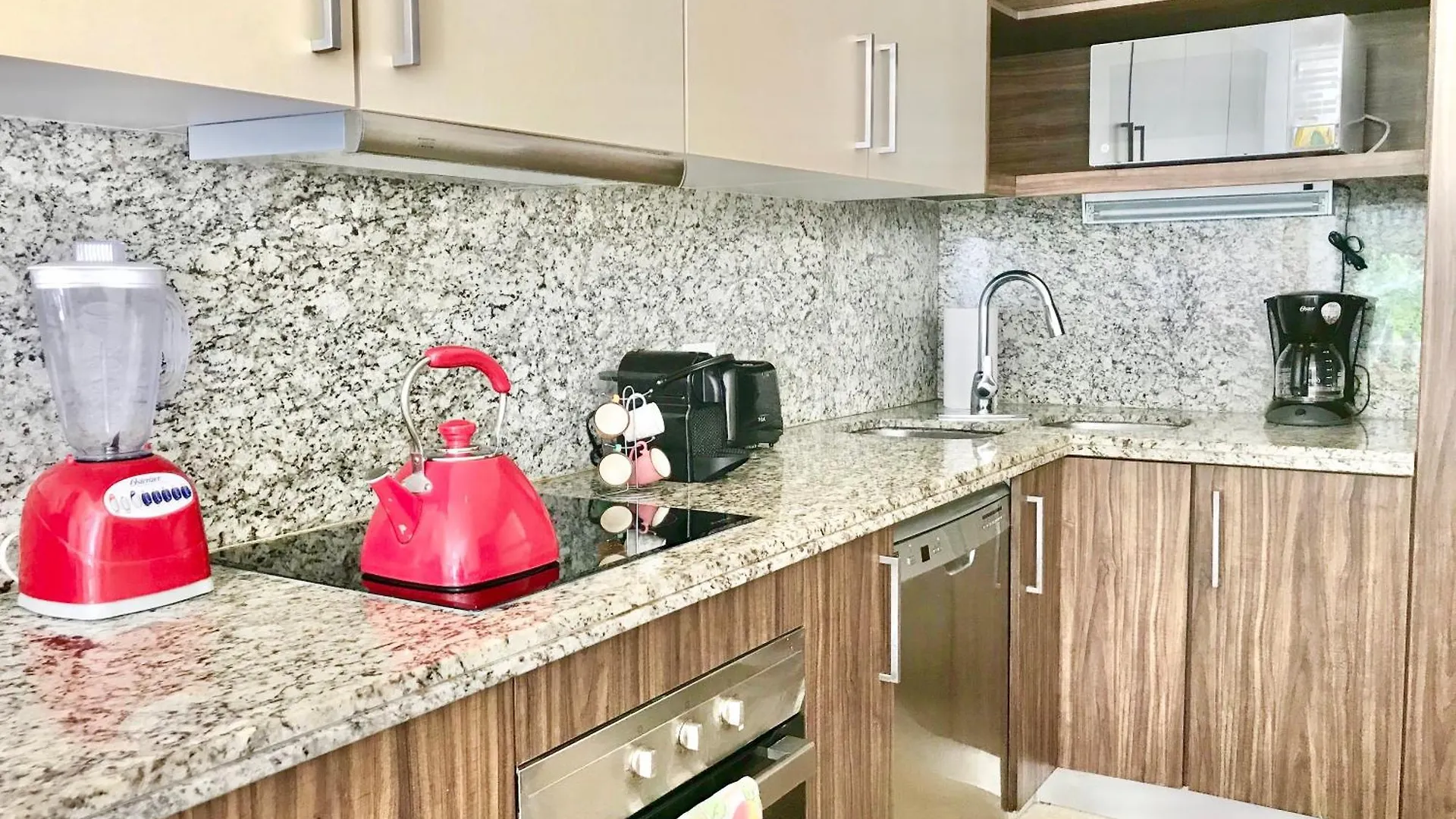 Beautiful Location, Large Pool And Fast 150Mg Wifi Apartment Playa del Carmen 0*,
